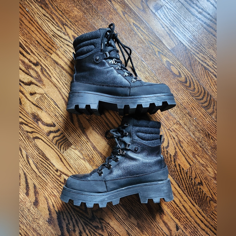 Cougar Suma Boots, Size US 7 (waterproof winter ankle boots, lug sole)
